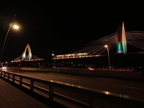 특선 아름다운 발달교 위 달리는 지상철 - 이하윤