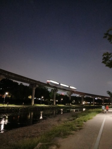 동상 멀리 놀러 갈 수 있는 지상철 - 임소원